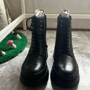 Size 10 Black Vince Camuto Boots